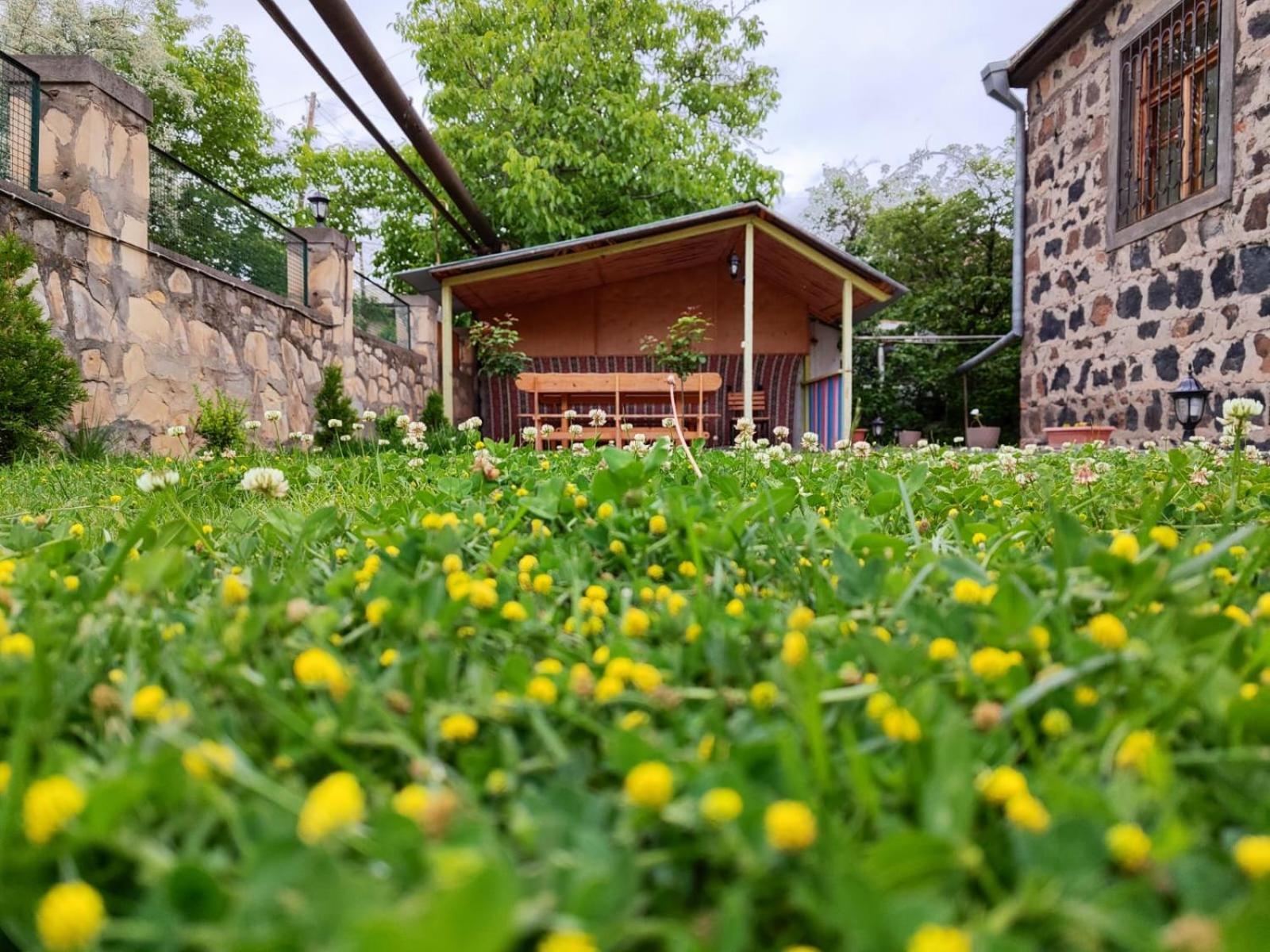 Guest House Nataly Yeghegnadzor ภายนอก รูปภาพ