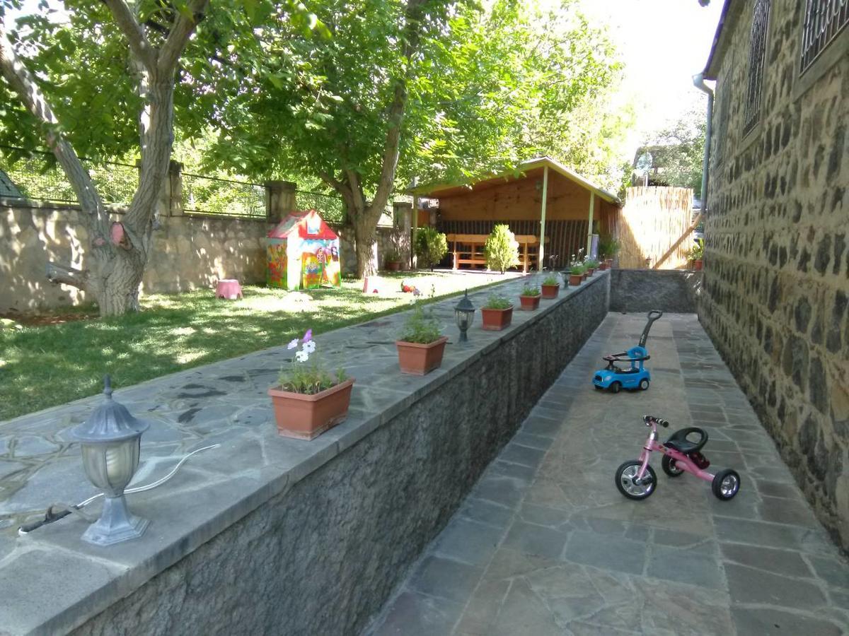 Guest House Nataly Yeghegnadzor ภายนอก รูปภาพ