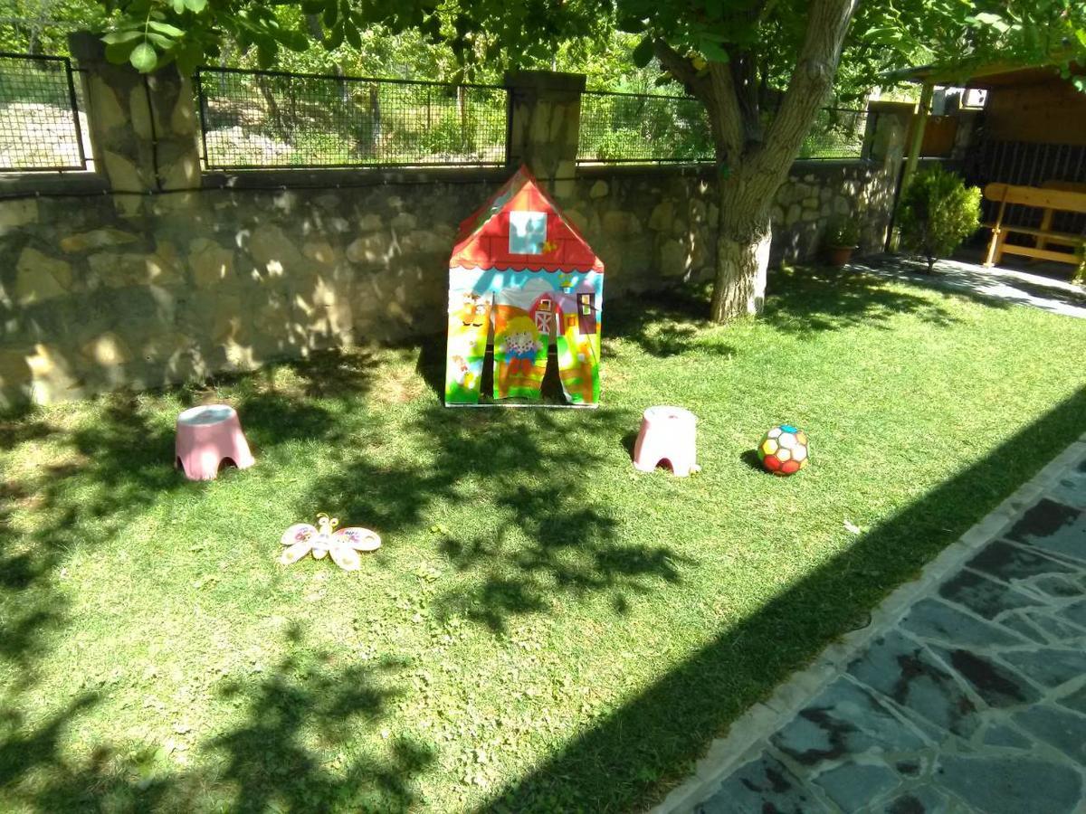 Guest House Nataly Yeghegnadzor ภายนอก รูปภาพ
